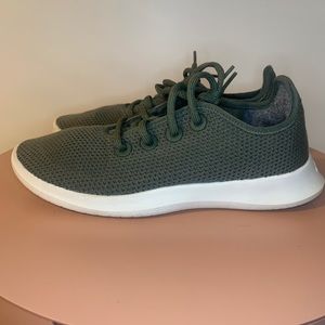 Allbirds Women’s Wool Runners Drk Olive Green
